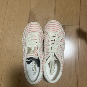 Gola Classic Pink And White